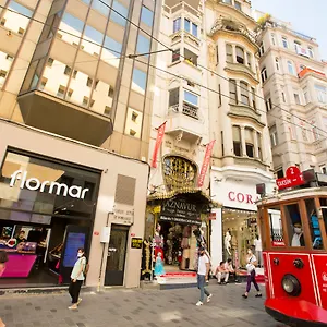 Golden Street فندق